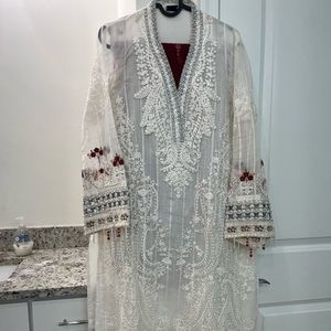 Pakistani salwar kameez